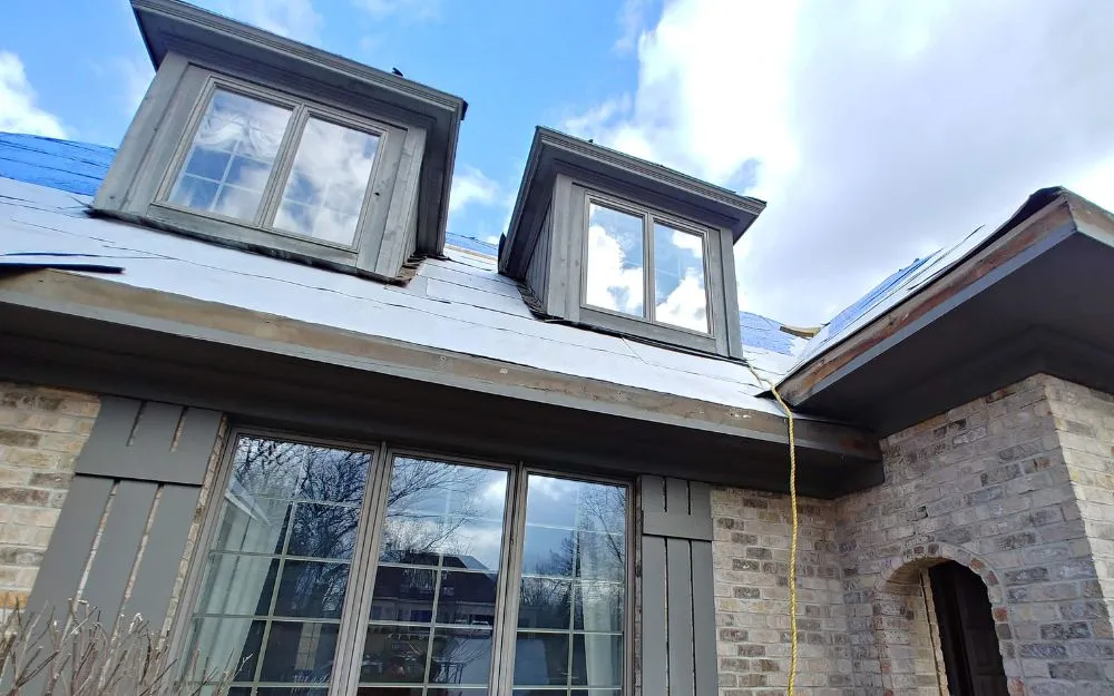 Emergency roof tarping after storm