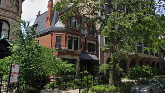 toric house illinois with mansard roof style